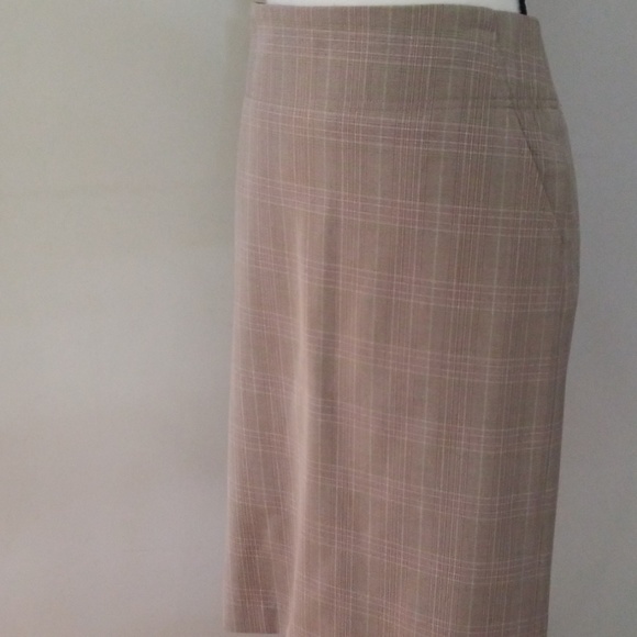 Suit - Picture 2 of 4